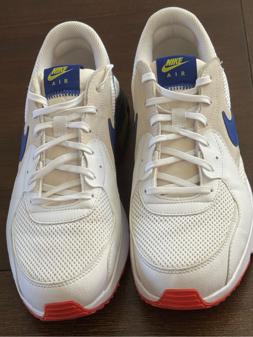 Nike Air Men's White Blue Red Accent Sneakers